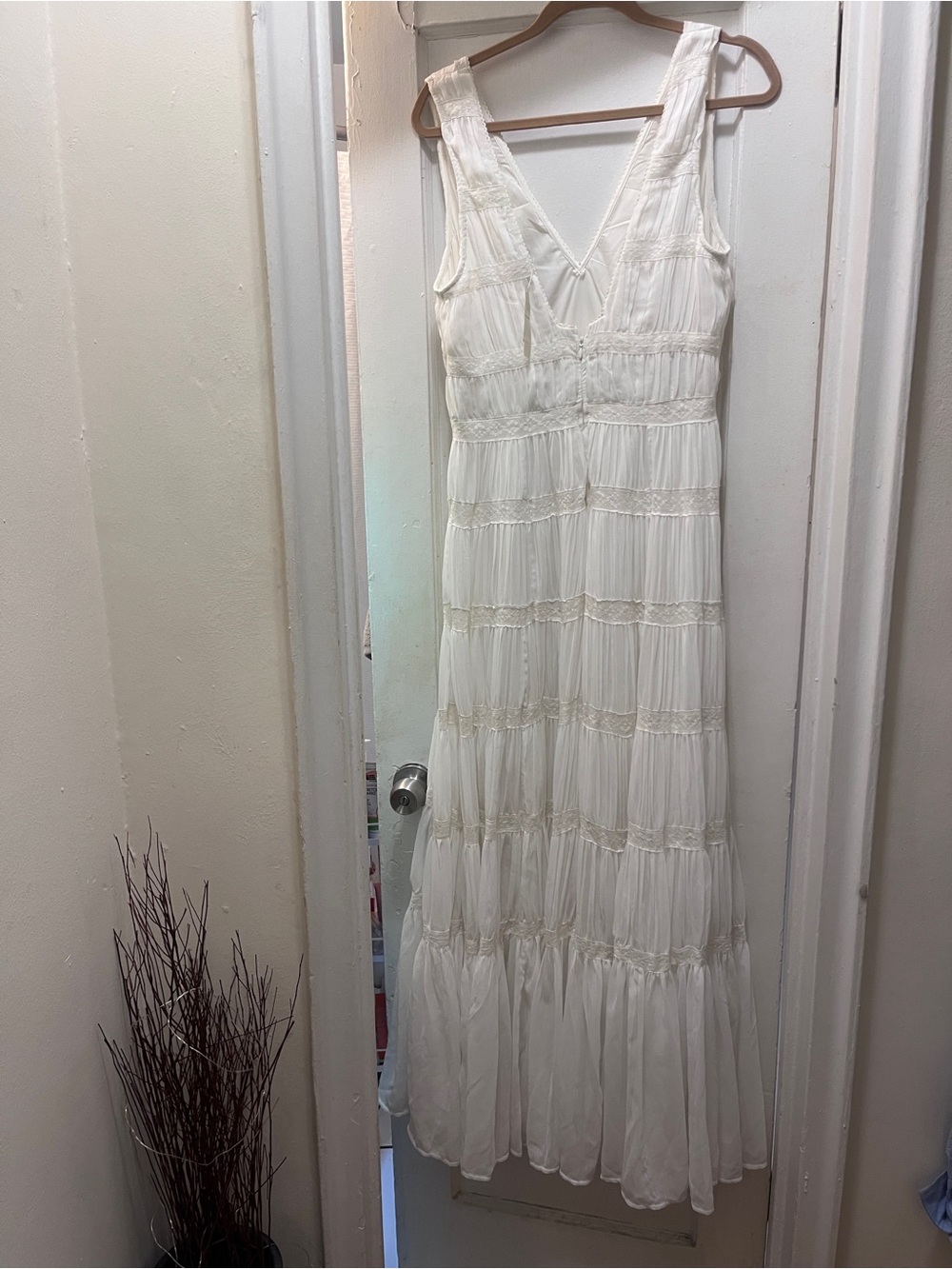 Abercrombie & Fitch White Tiered V-Neck Maxi Dress